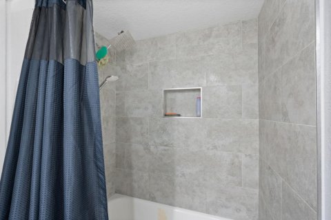 Condo in Coral Springs, Florida, 3 bedrooms  № 2383280 - photo 22