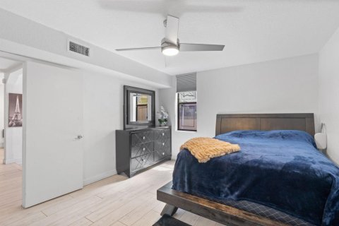 Condo in Coral Springs, Florida, 3 bedrooms  № 2383280 - photo 17