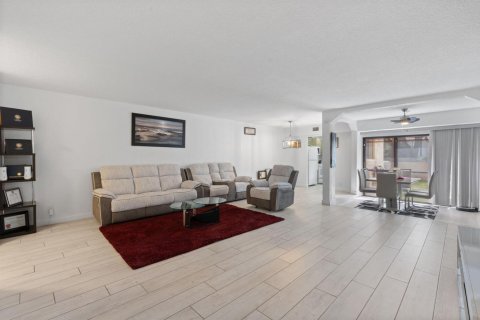 Condo in Coral Springs, Florida, 3 bedrooms № 2383280