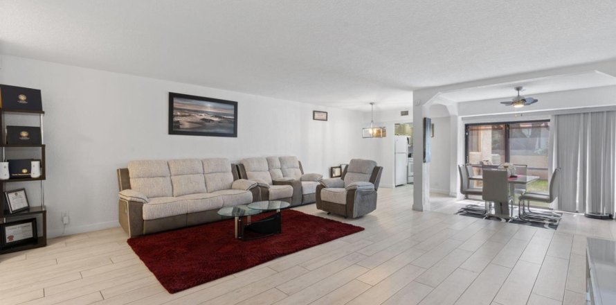 Condo in Coral Springs, Florida, 3 bedrooms  № 2383280