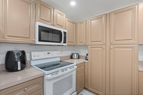 Condo in Coral Springs, Florida, 3 bedrooms  № 2383280 - photo 12