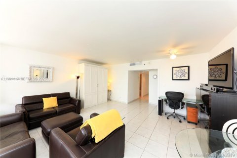 Снять в аренду кондоминиум в Майами-Бич, Флорида 47.84м2, № 2034572 - фото 4