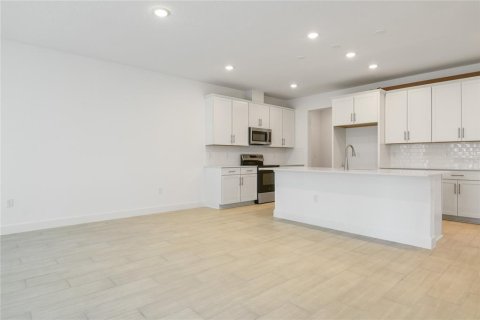 House in Weeki Wachee, Florida 3 bedrooms, 175.31 sq.m. № 1537780 - photo 7