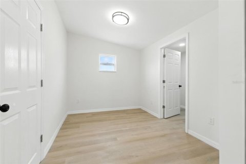 House in Seminole, Florida 4 bedrooms, 162.3 sq.m. № 1885833 - photo 14