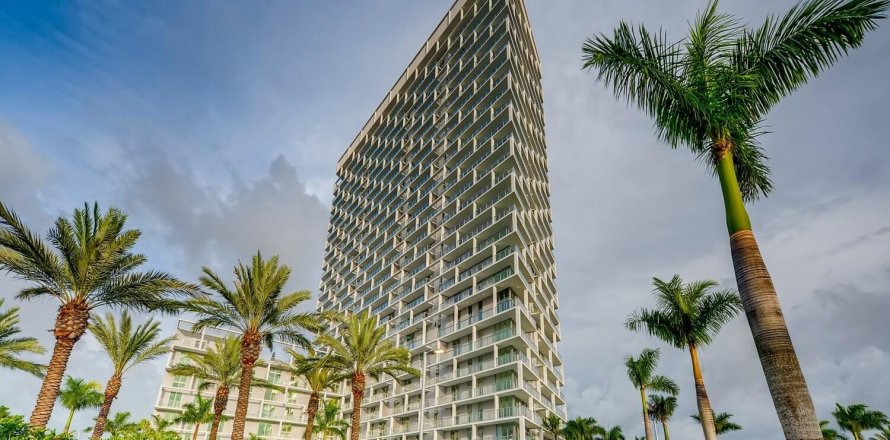 Condo à Sunrise, Floride, 2 chambres  № 2146276