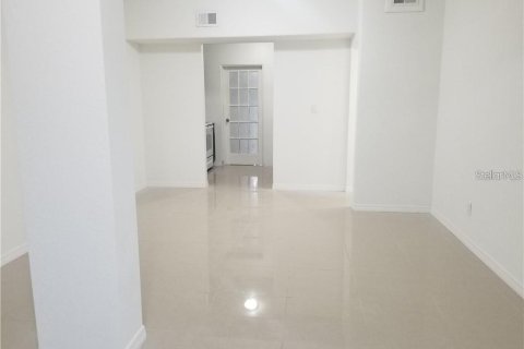 Casa en alquiler en Orlando, Florida, 3 dormitorios, 95.5 m2 № 1914591 - foto 4
