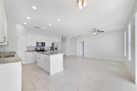 Villa ou maison à vendre à Poinciana, Floride: 3 chambres, 144.46 m2 № 2230548 - photo 7