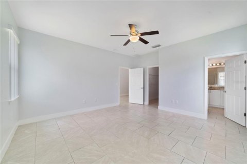 Villa ou maison à vendre à Poinciana, Floride: 3 chambres, 144.46 m2 № 2230548 - photo 19