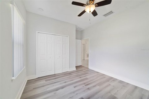 Villa ou maison à vendre à Poinciana, Floride: 3 chambres, 144.46 m2 № 2230548 - photo 11