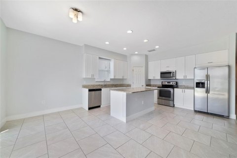 Villa ou maison à vendre à Poinciana, Floride: 3 chambres, 144.46 m2 № 2230548 - photo 6