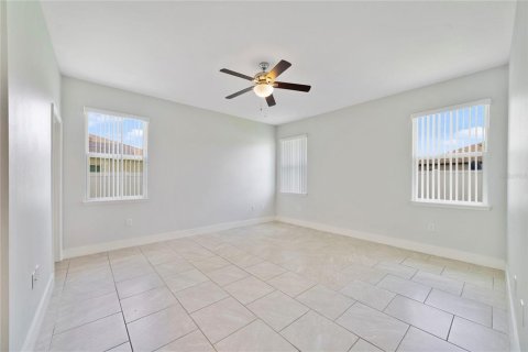 Villa ou maison à vendre à Poinciana, Floride: 3 chambres, 144.46 m2 № 2230548 - photo 18
