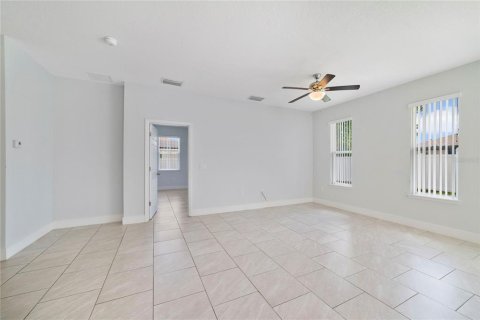Villa ou maison à vendre à Poinciana, Floride: 3 chambres, 144.46 m2 № 2230548 - photo 16