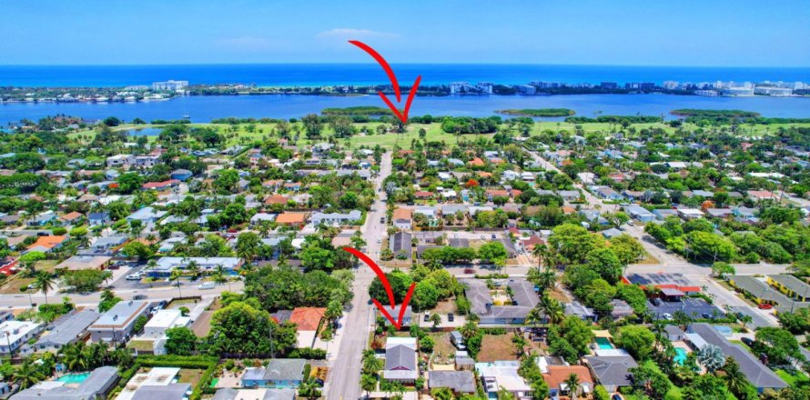 House in Lake Worth, Florida 3 bedrooms, 111.48 sq.m. № 1207840