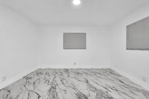 House in Tamarac, Florida 3 bedrooms, 153.1 sq.m. № 2431311 - photo 20