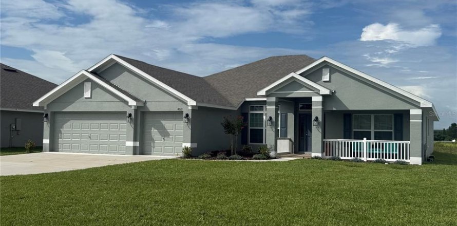 House in Auburndale, Florida 4 bedrooms, 233 sq.m. № 1910749