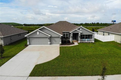 House in Auburndale, Florida 4 bedrooms, 233 sq.m. № 1910749 - photo 7