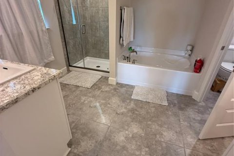 House in Auburndale, Florida 4 bedrooms, 233 sq.m. № 1910749 - photo 17