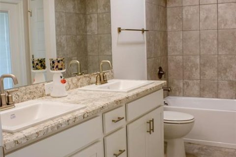 House in Auburndale, Florida 4 bedrooms, 233 sq.m. № 1910749 - photo 21