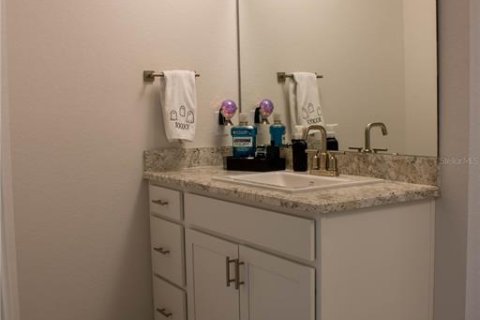 House in Auburndale, Florida 4 bedrooms, 233 sq.m. № 1910749 - photo 16