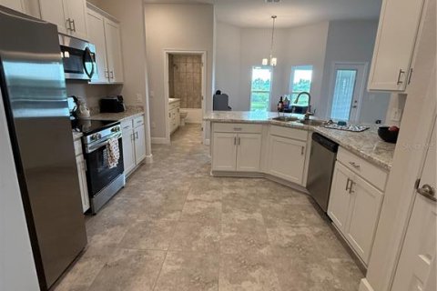 House in Auburndale, Florida 4 bedrooms, 233 sq.m. № 1910749 - photo 27