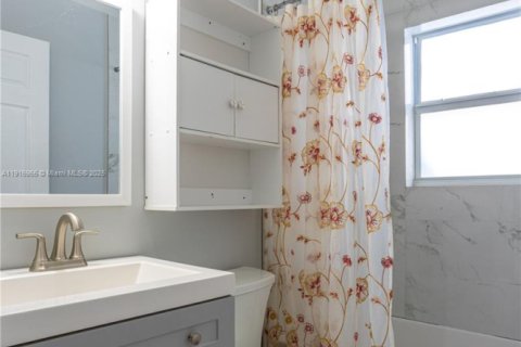 Villa ou maison à vendre à Sweetwater, Floride: 3 chambres, 102.94 m2 № 1973442 - photo 9