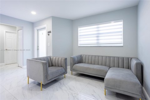 Villa ou maison à vendre à Sweetwater, Floride: 3 chambres, 102.94 m2 № 1973442 - photo 15