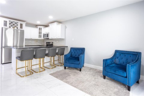 Villa ou maison à vendre à Sweetwater, Floride: 3 chambres, 102.94 m2 № 1973442 - photo 2