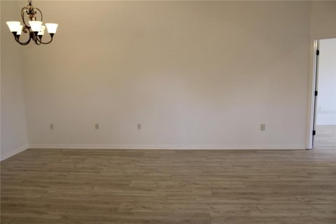 Condo in Palmetto, Florida, 3 bedrooms № 2167775 - photo 15