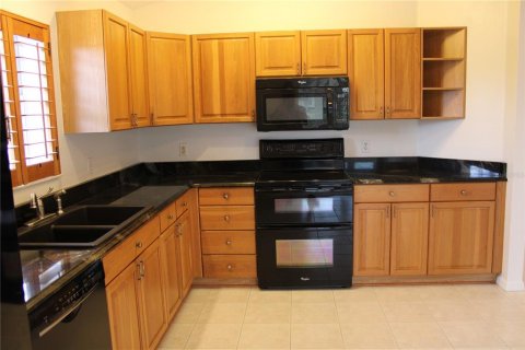 Condo in Palmetto, Florida, 3 bedrooms № 2167775 - photo 9