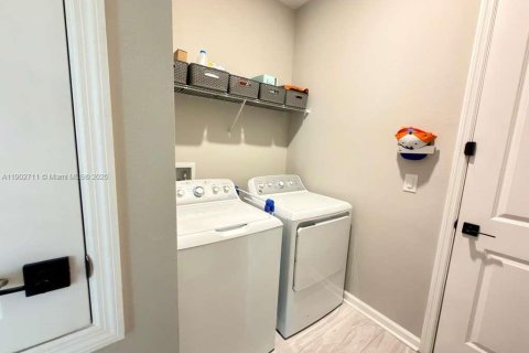 Casa en venta en Davenport, Florida, 4 dormitorios, 179.12 m2 № 2015250 - foto 11