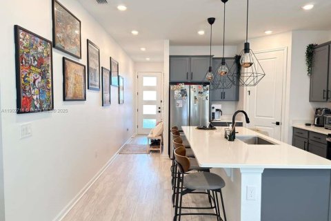 Casa en venta en Davenport, Florida, 4 dormitorios, 179.12 m2 № 2015250 - foto 4