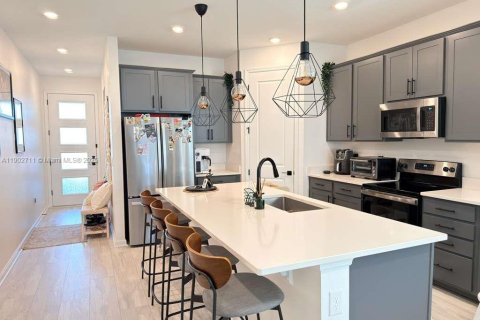 Casa en venta en Davenport, Florida, 4 dormitorios, 179.12 m2 № 2015250 - foto 5