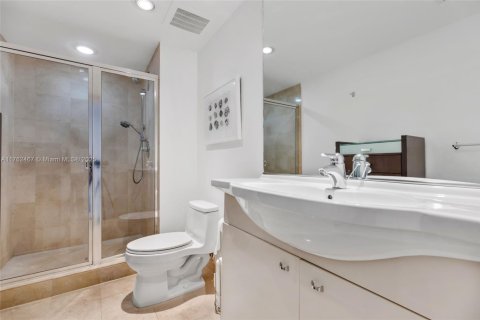 Condominio en alquiler en Hallandale Beach, Florida, 1 dormitorio, 78.41 m2 № 2054592 - foto 11