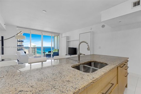 Condominio en alquiler en Hallandale Beach, Florida, 1 dormitorio, 78.41 m2 № 2054592 - foto 7
