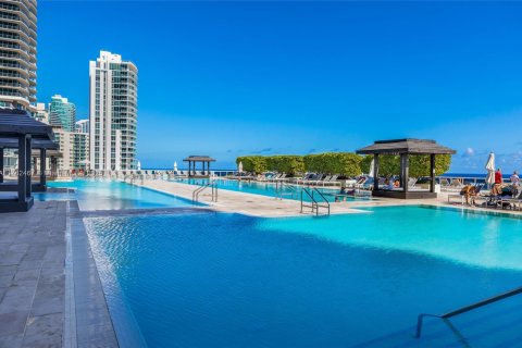 Condominio en alquiler en Hallandale Beach, Florida, 1 dormitorio, 78.41 m2 № 2054592 - foto 24