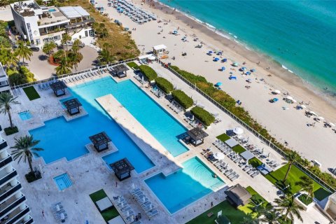 Condominio en alquiler en Hallandale Beach, Florida, 1 dormitorio, 78.41 m2 № 2054592 - foto 25