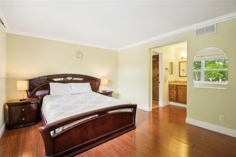 Condo in Sunrise, Florida, 2 bedrooms  № 1945034 - photo 7