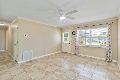 Casa en alquiler en Sarasota, Florida, 3 dormitorios, 111.48 m2 № 1916587 - foto 4
