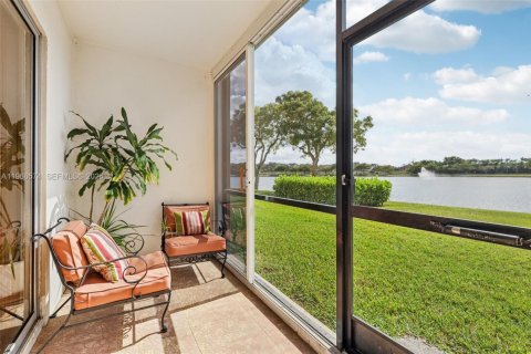 Condominio en Pembroke Pines, Florida, 2 dormitorios № 2029264