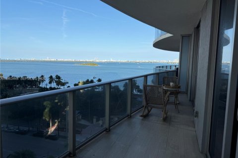 Appartement à louer à Miami, Floride: 2 chambres, 111.95 m2 № 2029839 - photo 2