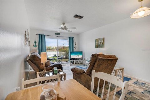 Condo in Bradenton, Florida, 1 bedroom  № 1528049 - photo 15