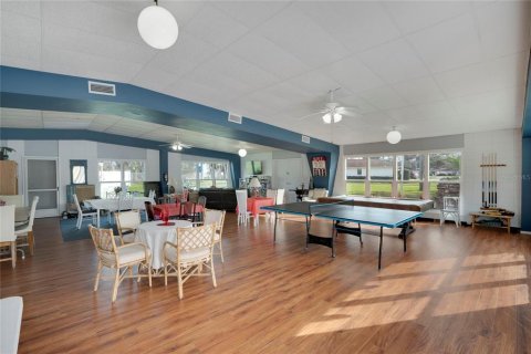 Condo in Bradenton, Florida, 1 bedroom  № 1528049 - photo 23