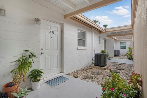 Condo in Bradenton, Florida, 1 bedroom  № 1528049 - photo 1