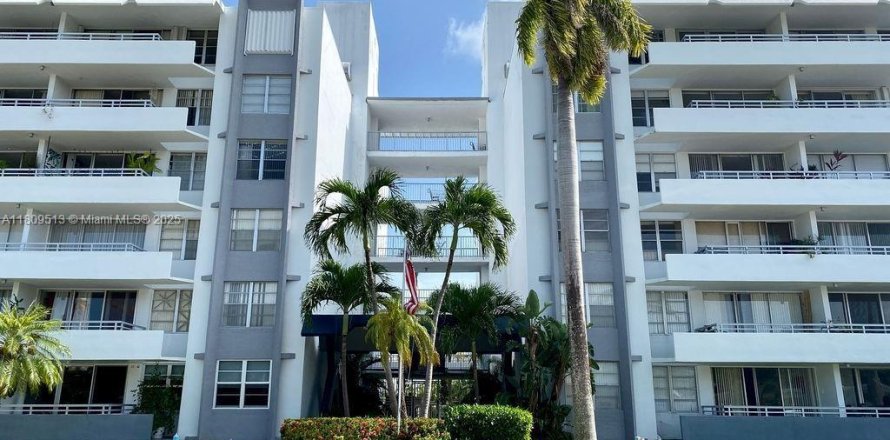 Condo à Bay Harbor Islands, Floride, 1 chambre № 1870003