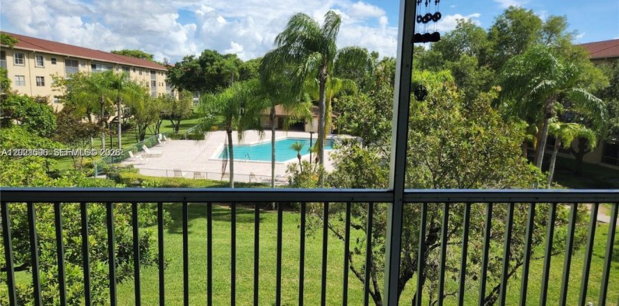 Condo à Pembroke Pines, Floride, 2 chambres  № 2263272