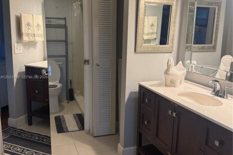 Copropriété à vendre à Pembroke Pines, Floride: 2 chambres, 102.19 m2 № 2263272 - photo 14
