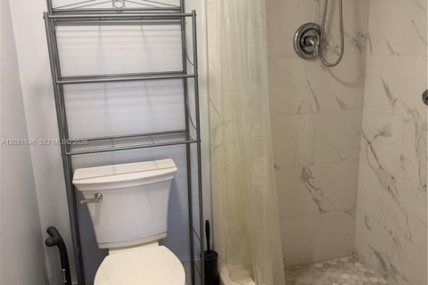 Copropriété à vendre à Pembroke Pines, Floride: 2 chambres, 102.19 m2 № 2263272 - photo 15