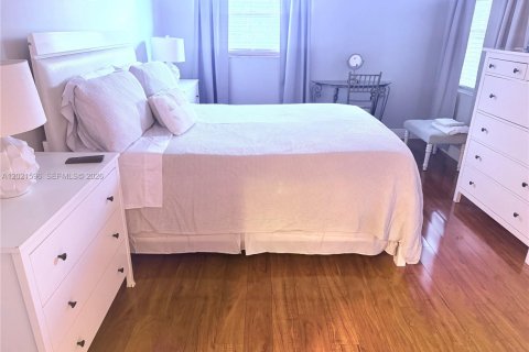 Copropriété à vendre à Pembroke Pines, Floride: 2 chambres, 102.19 m2 № 2263272 - photo 18