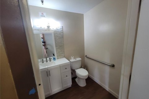 Propiedad comercial en alquiler en Belleview, Florida № 1722151 - foto 11