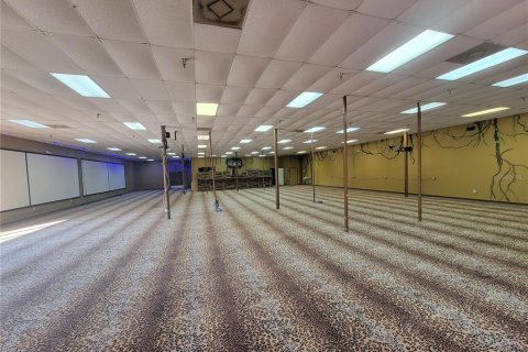Propiedad comercial en alquiler en Belleview, Florida № 1722151 - foto 3